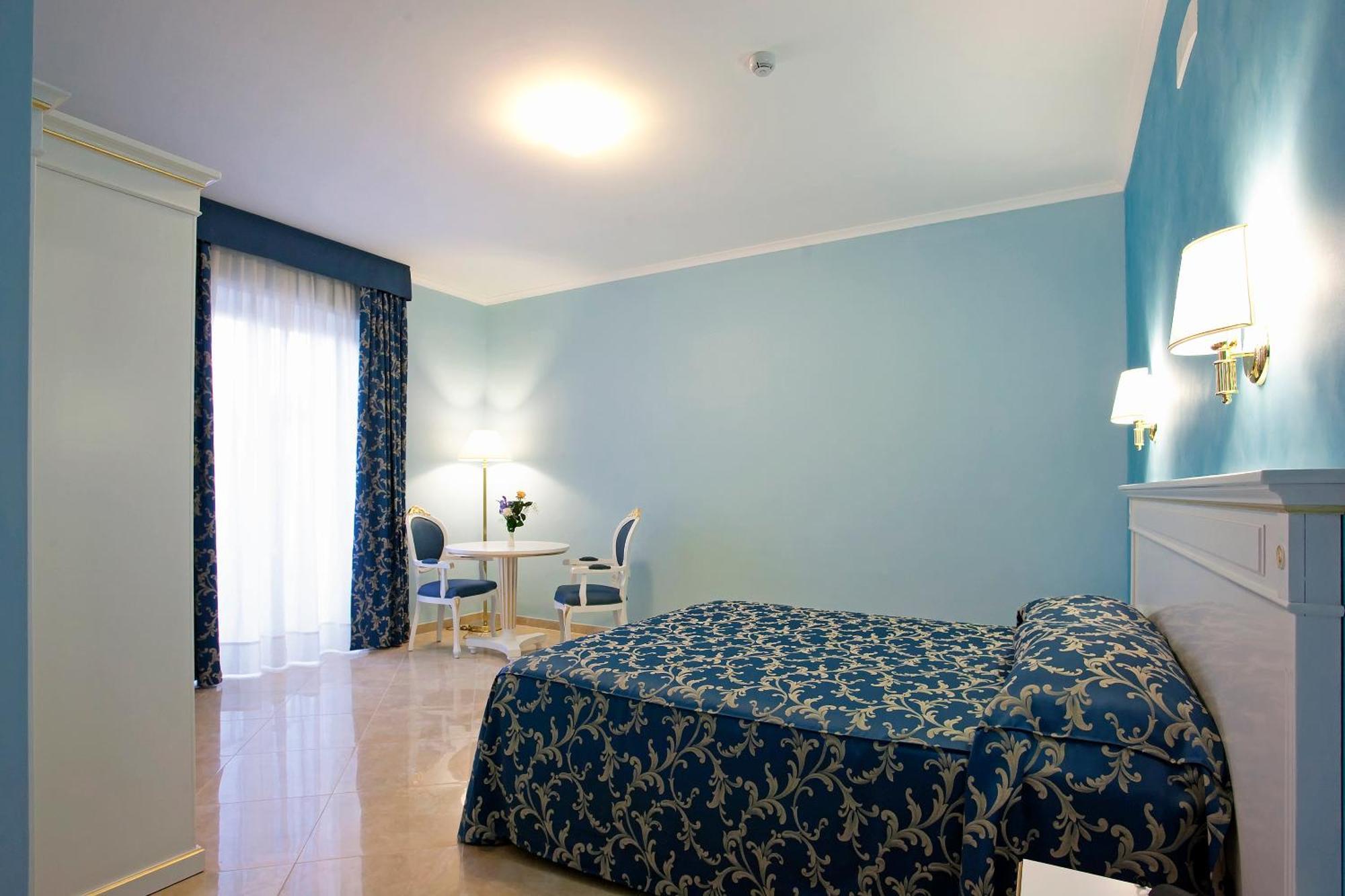 אפריליה Hotel Aquila חדר תמונה