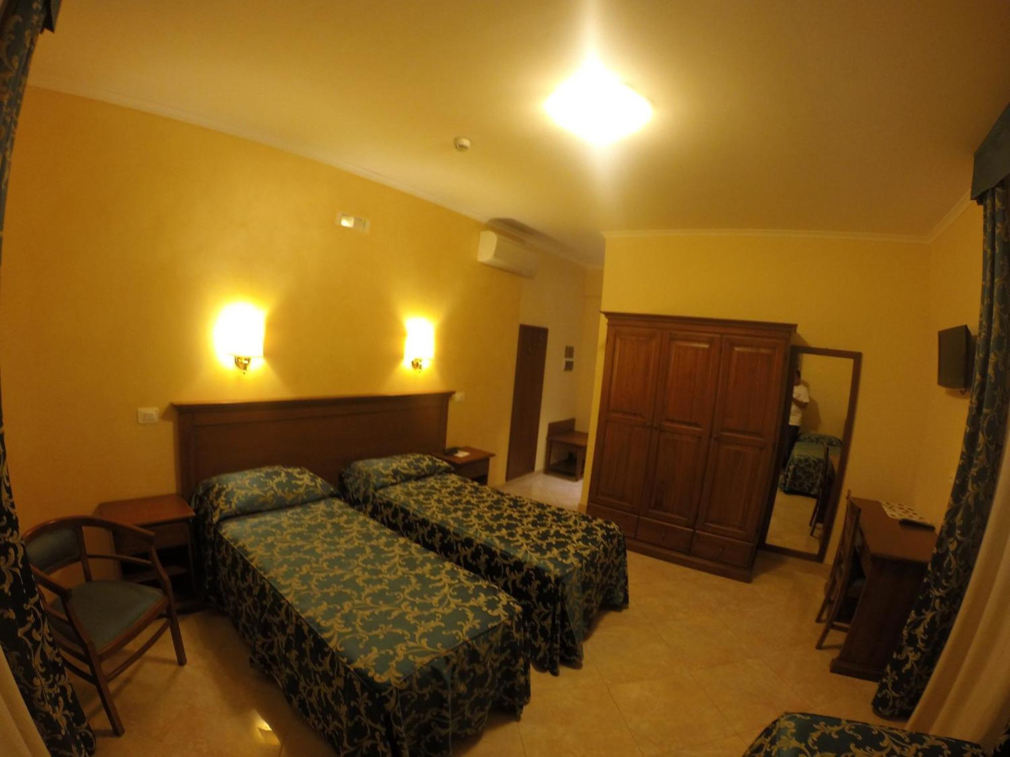 אפריליה Hotel Aquila חדר תמונה