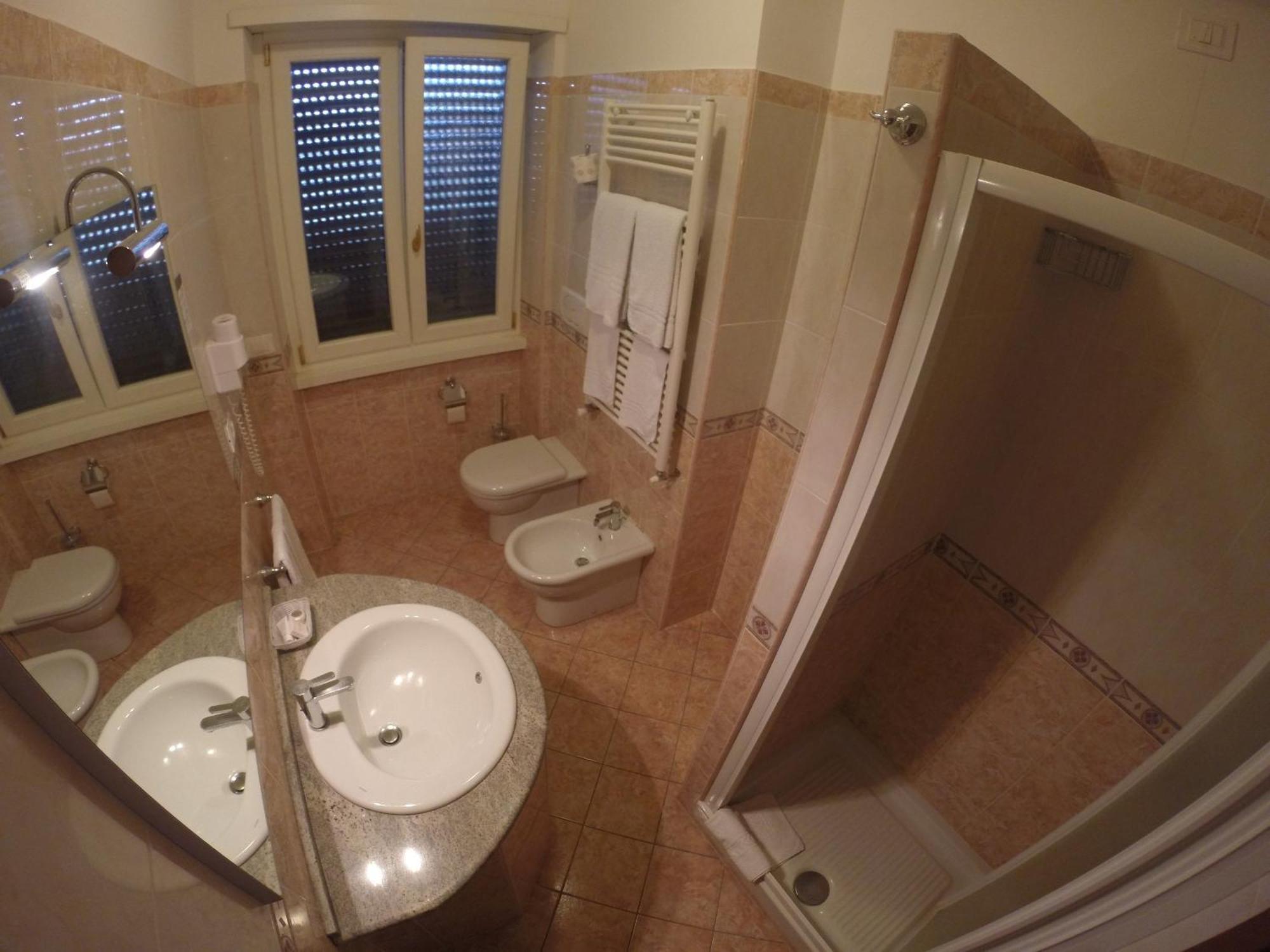 אפריליה Hotel Aquila חדר תמונה