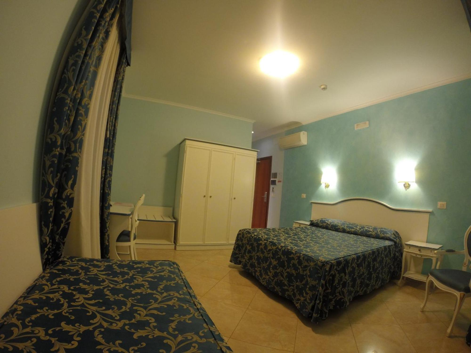 אפריליה Hotel Aquila חדר תמונה