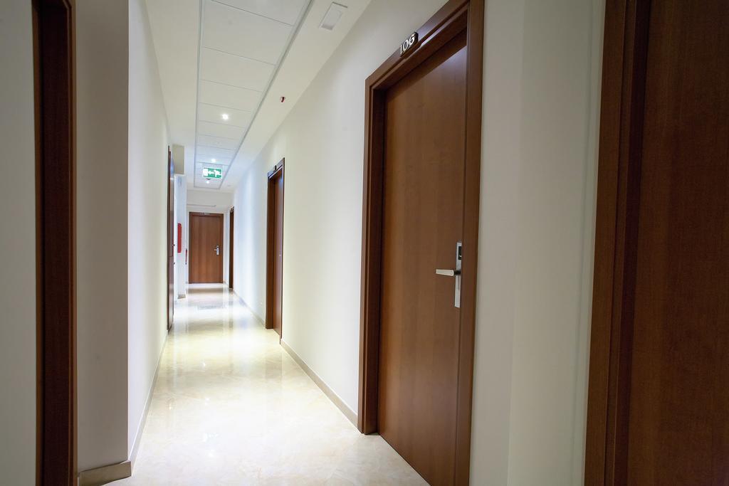 אפריליה Hotel Aquila מראה חיצוני תמונה