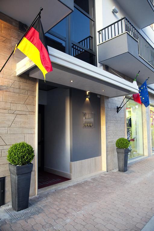 אפריליה Hotel Aquila מראה חיצוני תמונה