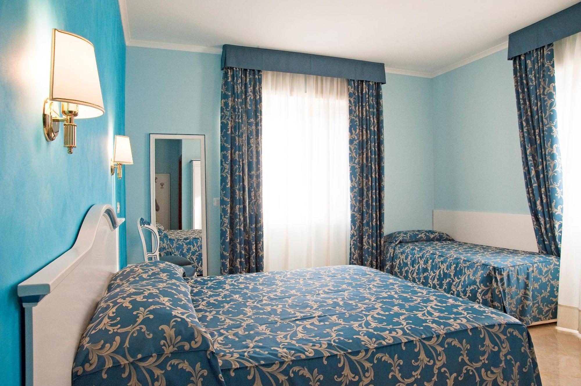אפריליה Hotel Aquila מראה חיצוני תמונה