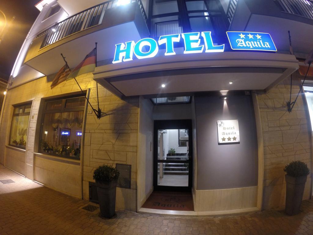 אפריליה Hotel Aquila מראה חיצוני תמונה